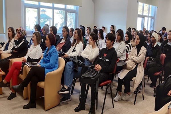 “Cumhuriyet ve Hemşirelik” Söyleşisi Gerçekleştirildi